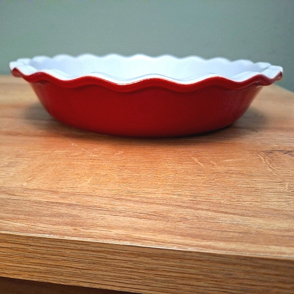 EMILE HENRY | Scalloped 9" Pie Dish - Picture 1 of 12